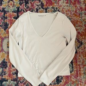 Abercrombie and Fitch v neck long sleeve
